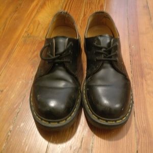 Dr. Marten's women's black oxford shoes